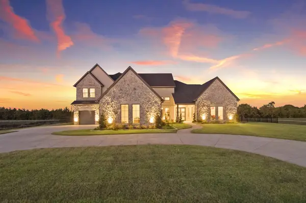 324 Chapel View Court, Heath, TX 75032
