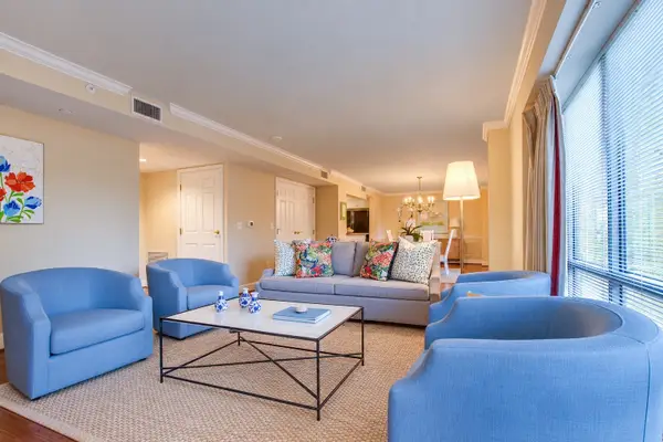 4242 Lomo Alto Drive #N13, Highland Park, TX 75219
