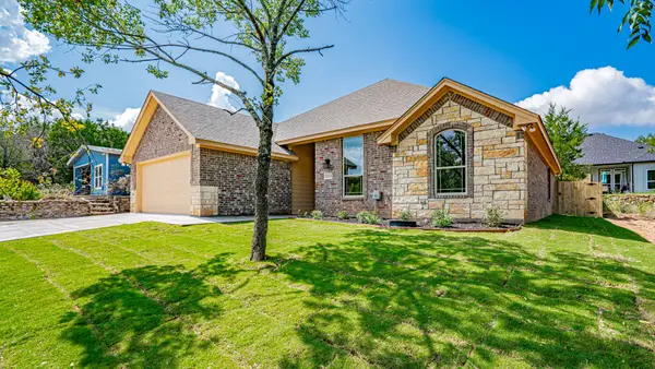 2714 Austin Drive, Granbury, TX 76048