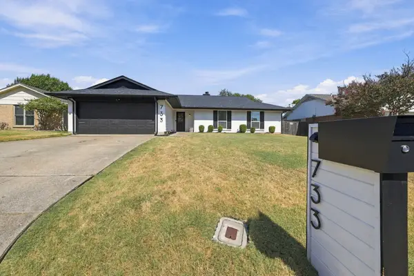 733 Montvale Drive, Mansfield, TX 76063
