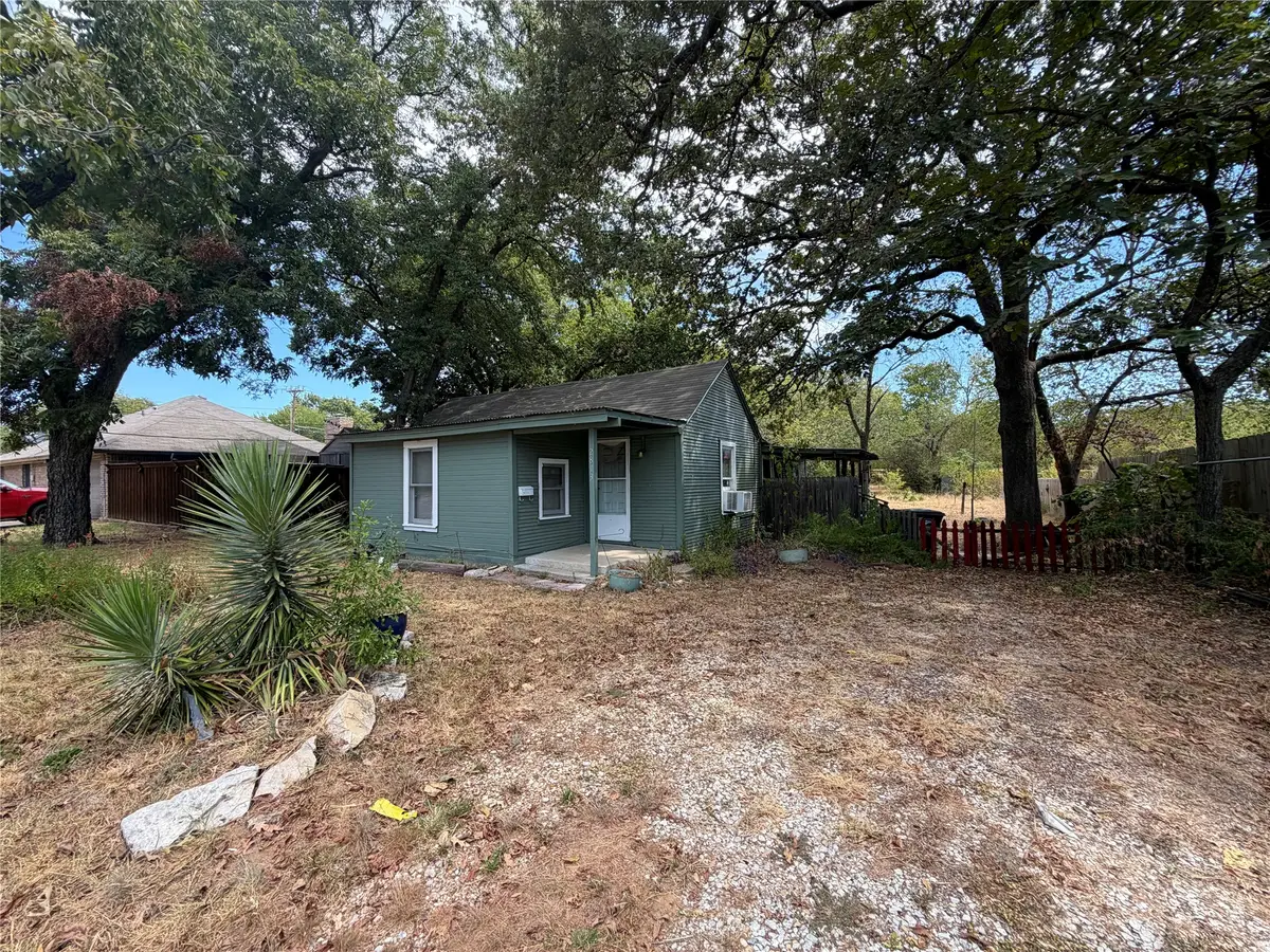 2813 Milam Street, Fort Worth, TX 76112 - #1