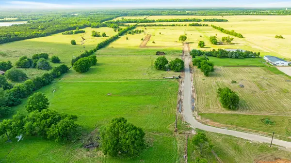 357 Private Road 33261, Sumner, TX 75486