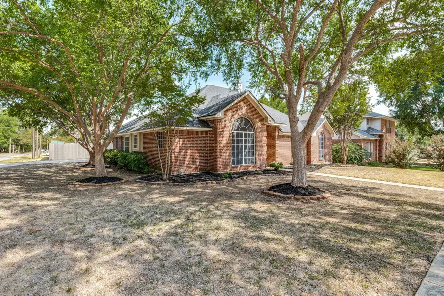 701 Carlisle Court, Lake Dallas, TX 75065 - #2