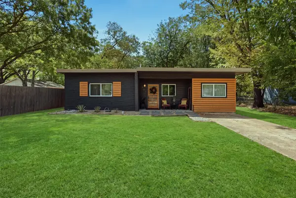 803 W Bluff Street, Granbury, TX 76048