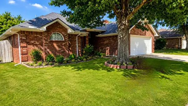 7305 Amber Drive, Watauga, TX 76148