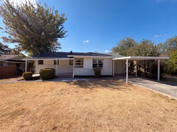 8021 Tumbleweed Trail, White Settlement, TX 76108