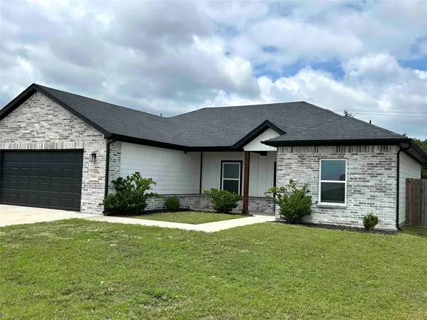 3840 Skylane Avenue, Corsicana, TX 75110
