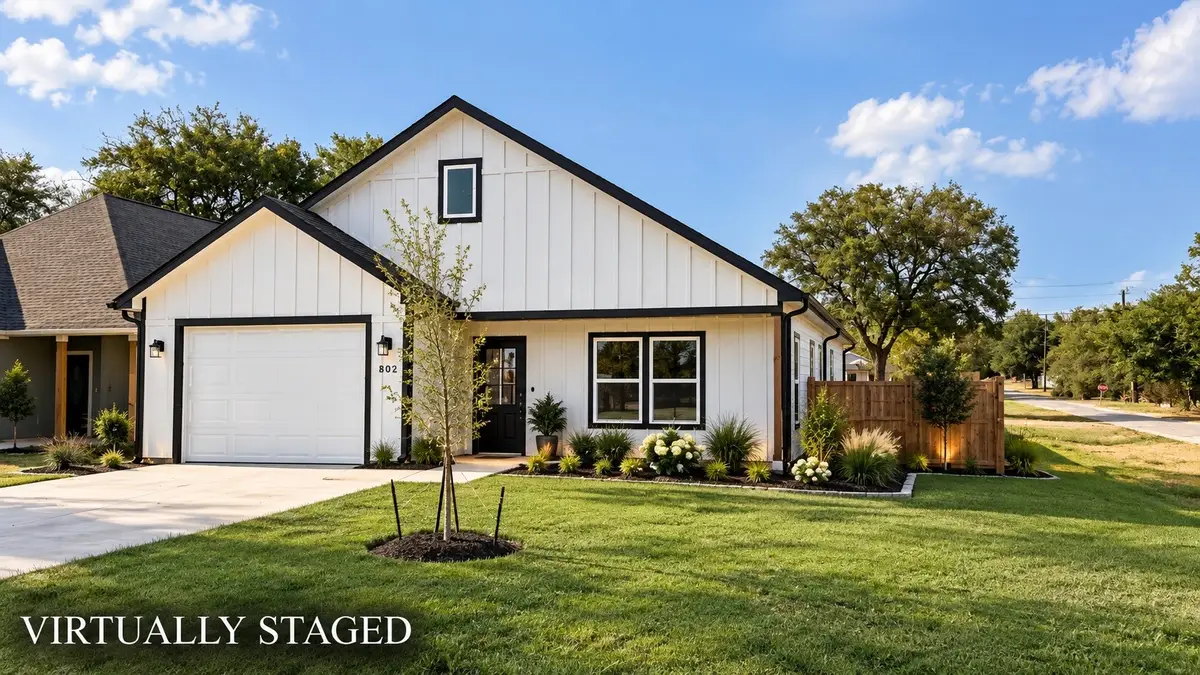 302 W Pine Street, Whitewright, TX 75491 - #1
