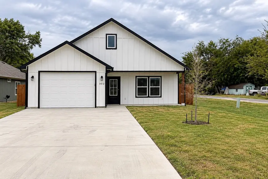 302 W Pine Street, Whitewright, TX 75491 - #3