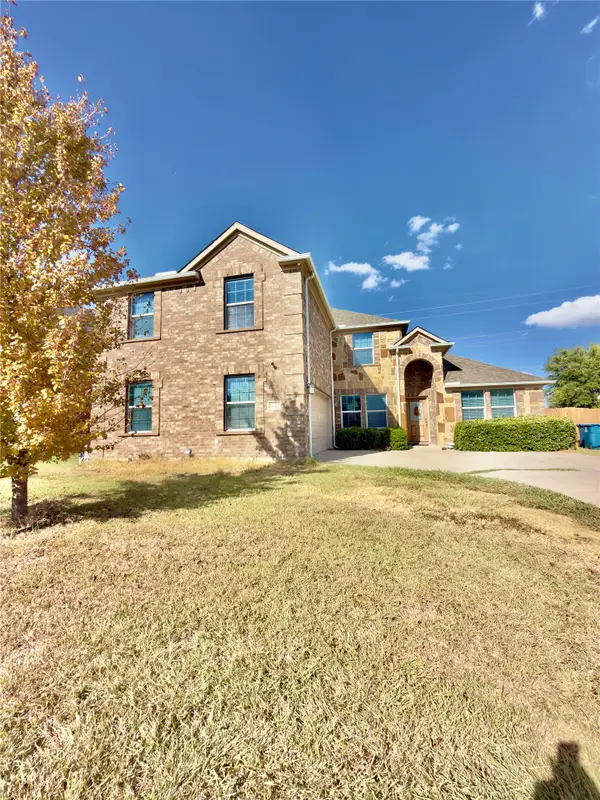 632 Rolling Hills Lane, DeSoto, TX 75115