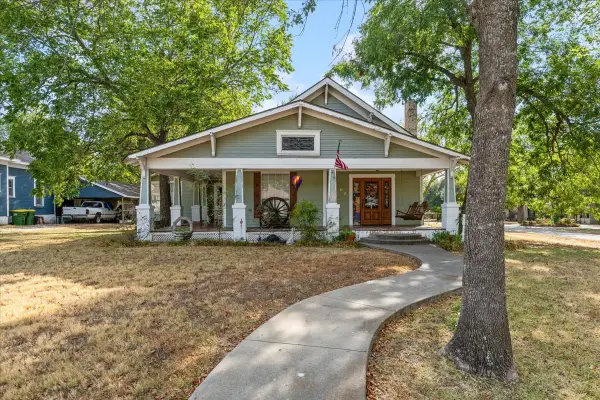 707 N Magnolia Avenue, Hubbard, TX 76648