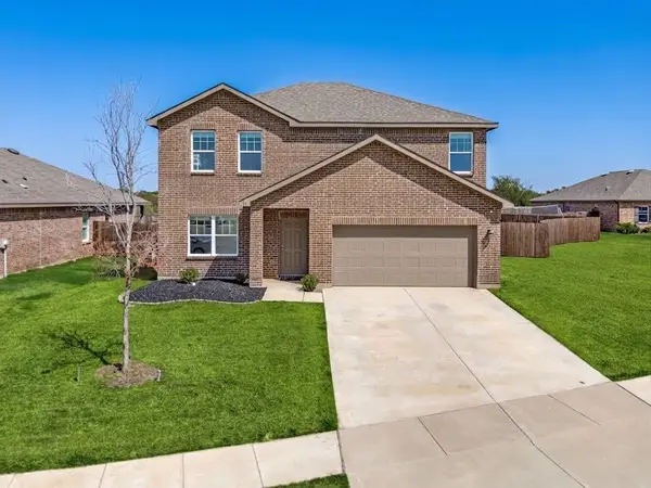 12 Cherryridge Drive, Edgecliff Village, TX 76134