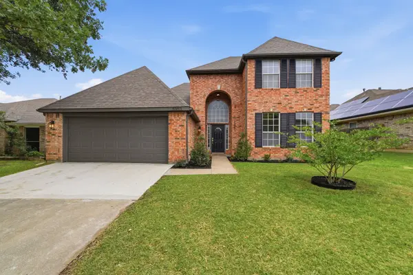 5953 Hillview Drive, Watauga, TX 76148