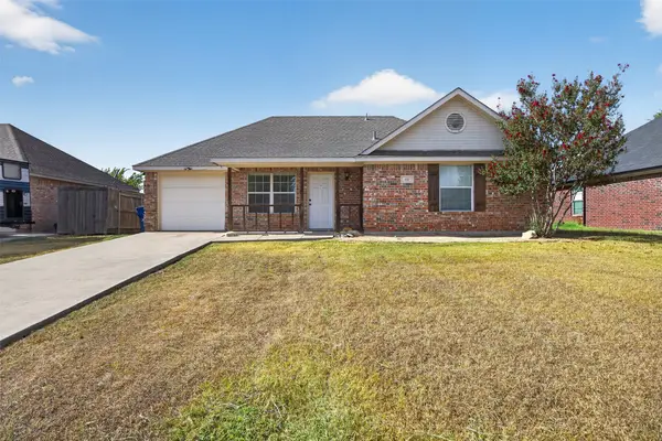 611 Oliver Lane, Waxahachie, TX 75165