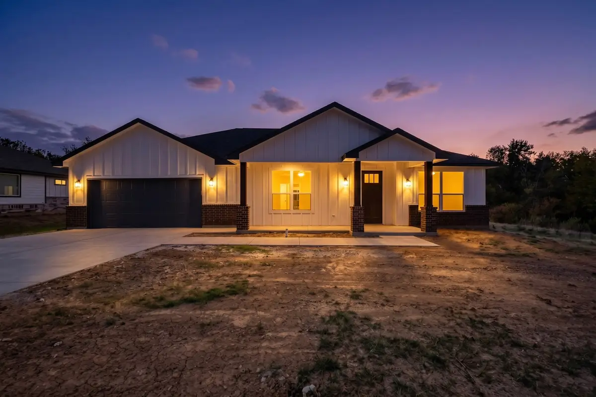203 W Mansfield Avenue, Kennedale, TX 76060 - #1