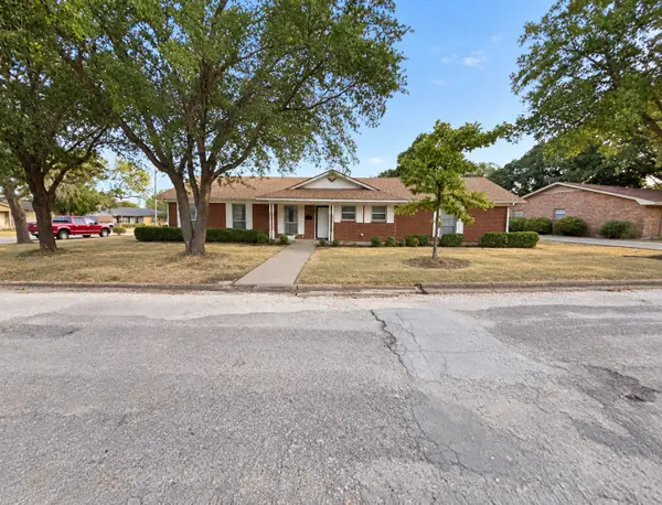 1414 Meadowlark Drive, Hillsboro, TX 76645