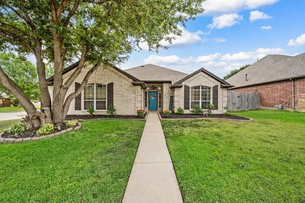 501 Kempson Court, Saginaw, TX 76179