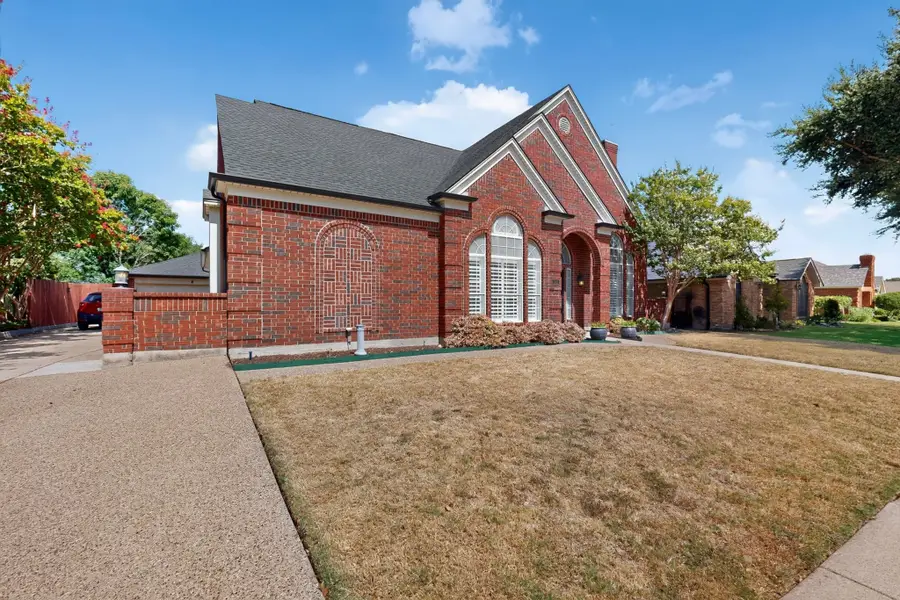 542 Clayton Street, Grand Prairie, TX 75052 - #3