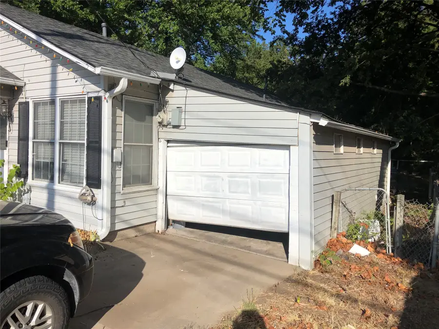 404 N Mill Street, Bowie, TX 76230 - #2