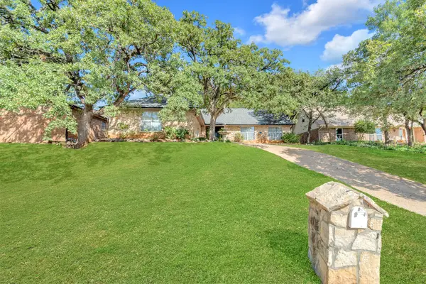 2225 Ridgedale Drive, Arlington, TX 76013