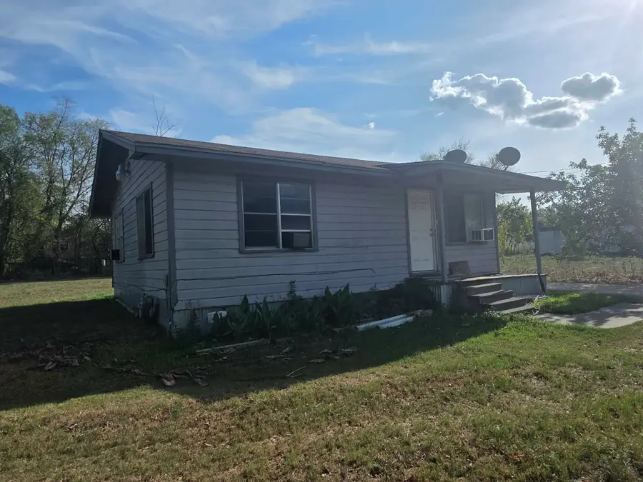 1218 E Milam Street, Mexia, TX 76667 - #3