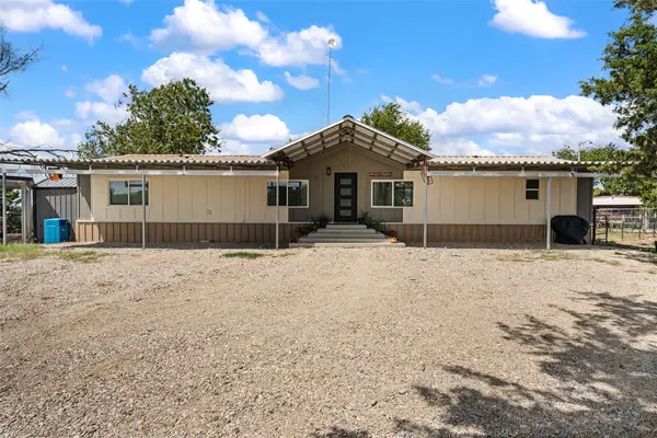 6520 Golinda Drive, Lorena, TX 76655