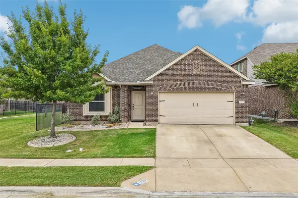 7629 Spring Drive, Watauga, TX 76148