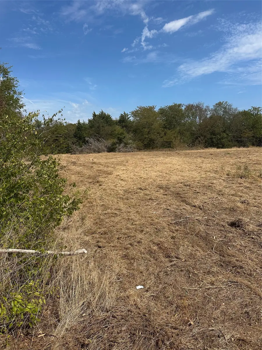 565 W Hughes Street, Collinsville, TX 76233 - #3