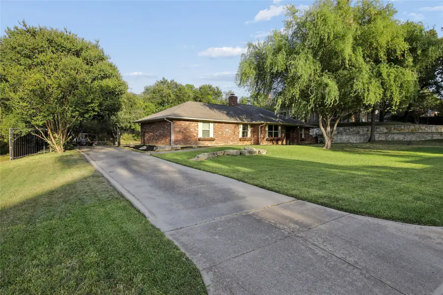 257 Willow Ridge Road, Fort Worth, TX 76103 - #2