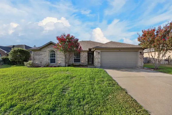 332 Hacienda Drive, Waxahachie, TX 75165