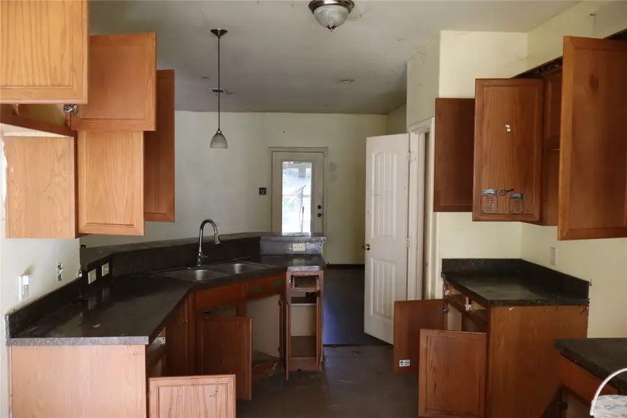 127 Lynne, Mabank, TX 75156 - #2