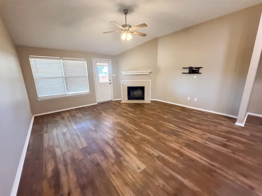 809 Canyon Cove Drive, Burleson, TX 76028 - #3