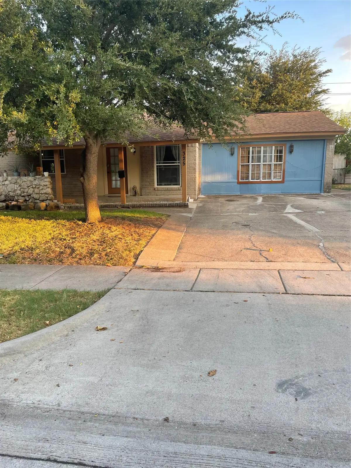 325 Sparks Drive, Grand Prairie, TX 75051 - #1