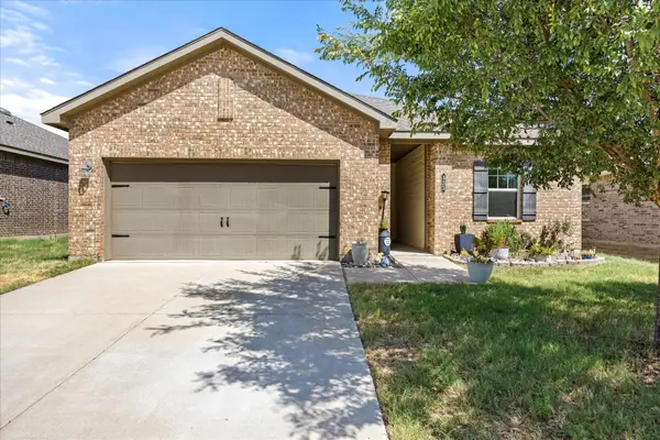 433 Starboard Drive, Crowley, TX 76036