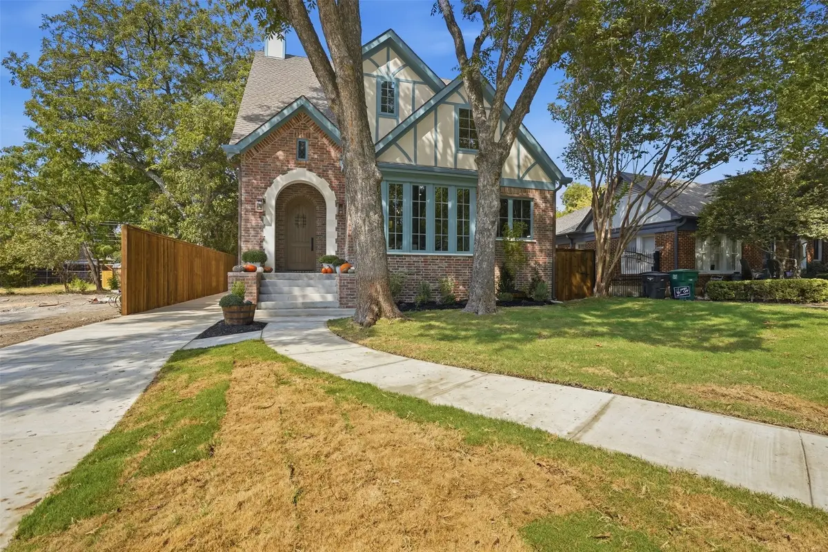 2212 Carleton Avenue, Fort Worth, TX 76107 - #1