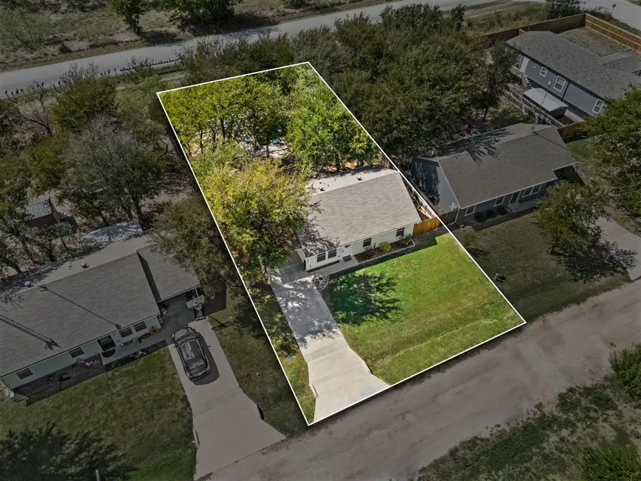 110 Shady Springs Drive, Runaway Bay, TX 76426 - #2