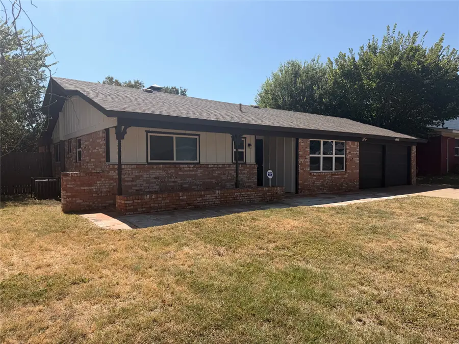 725 Willow Street, Hurst, TX 76053 - #2