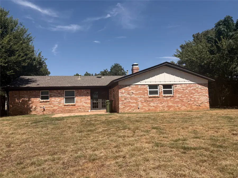 725 Willow Street, Hurst, TX 76053 - #3