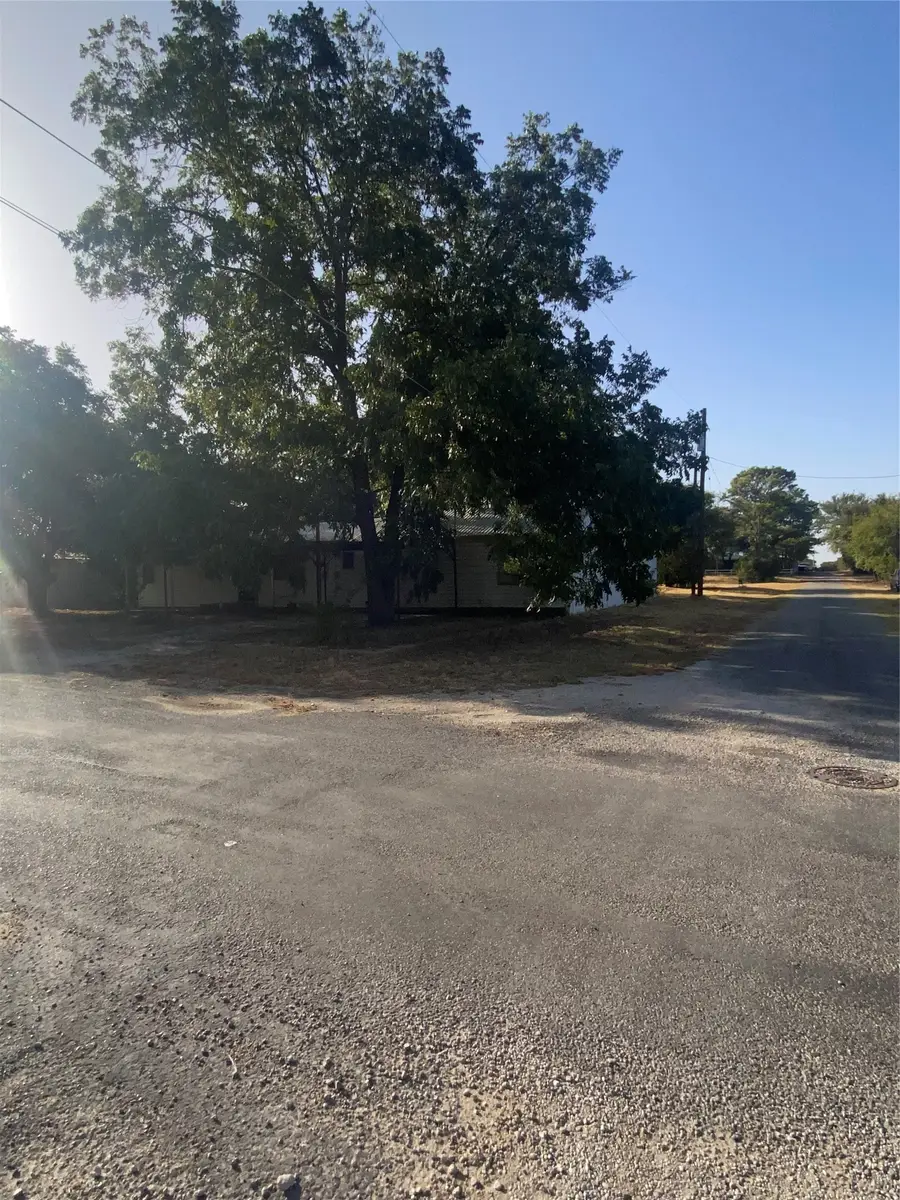 600 2nd Street, Cross Plains, TX 76443 - #2
