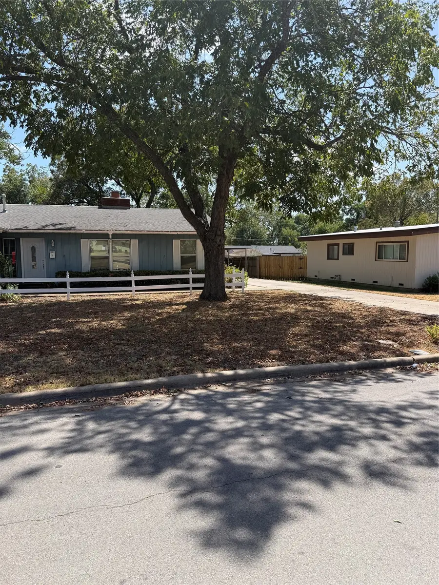 1101 W Chambers Street, Cleburne, TX 76033 - #3