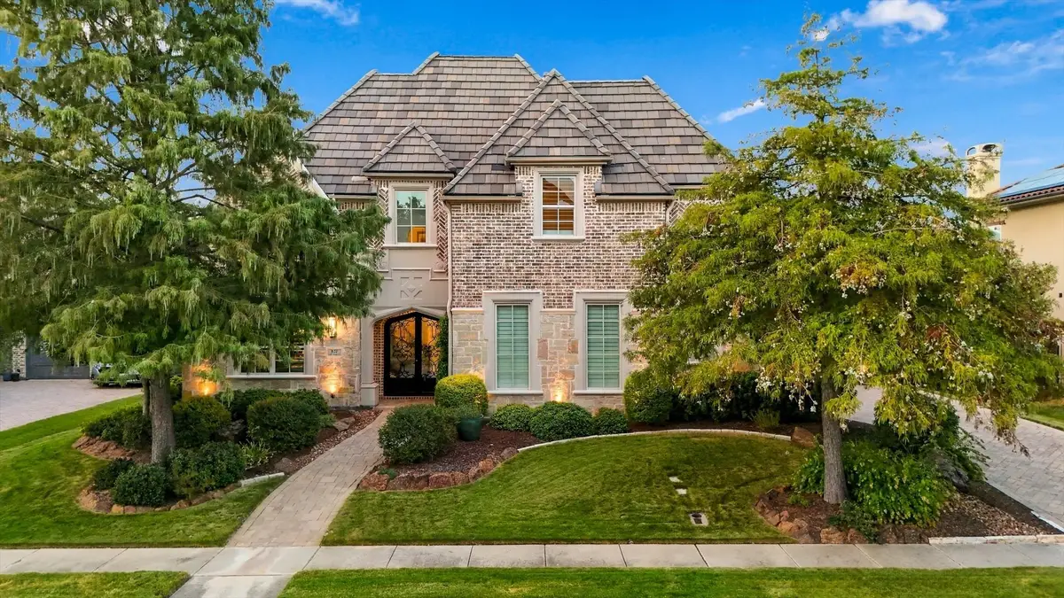 627 Lake Point Drive, Irving, TX 75039 - #1
