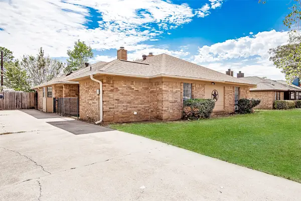 5211 Wild West Drive, Arlington, TX 76017