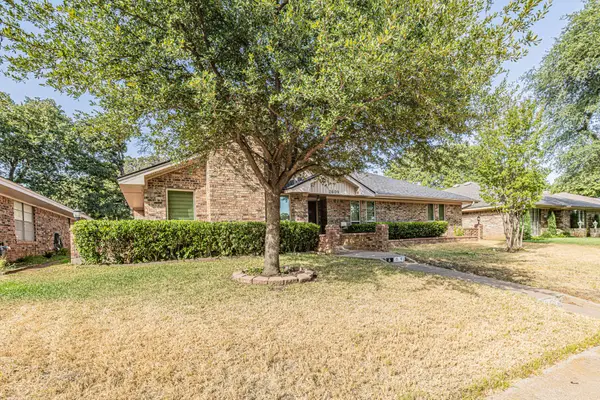2609 Still Meadow Road, Irving, TX 75060