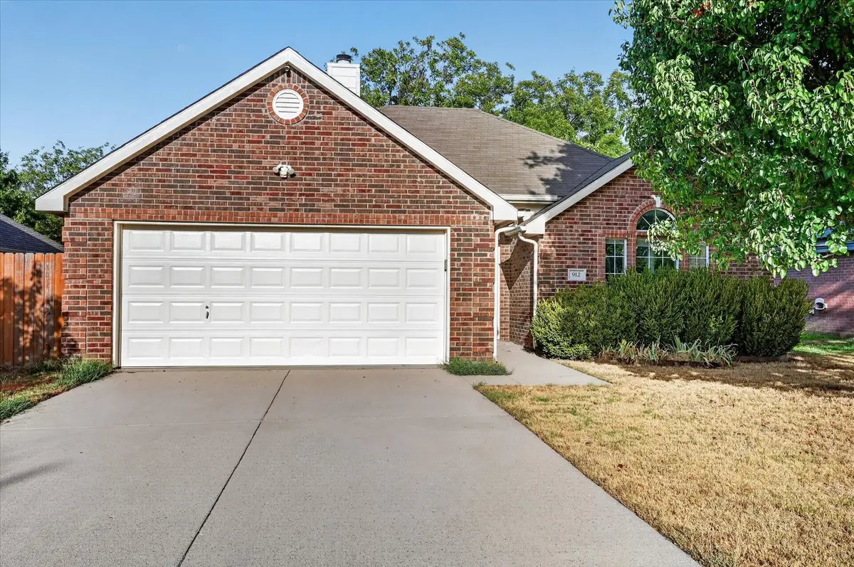 912 Cole Avenue, Denton, TX 76208 - #1