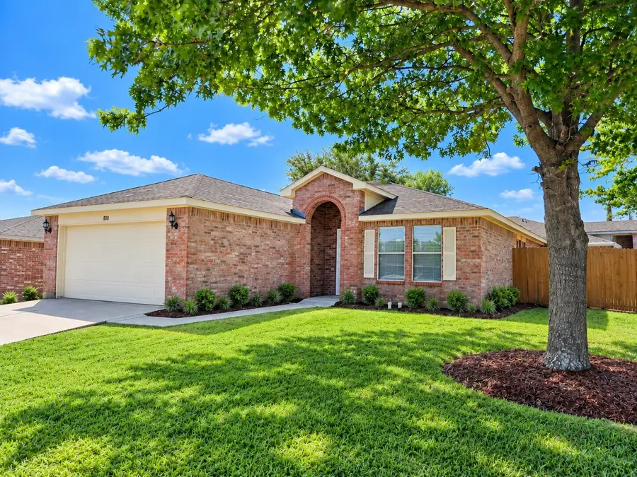 800 Castlewick Court, Arlington, TX 76018 - #2