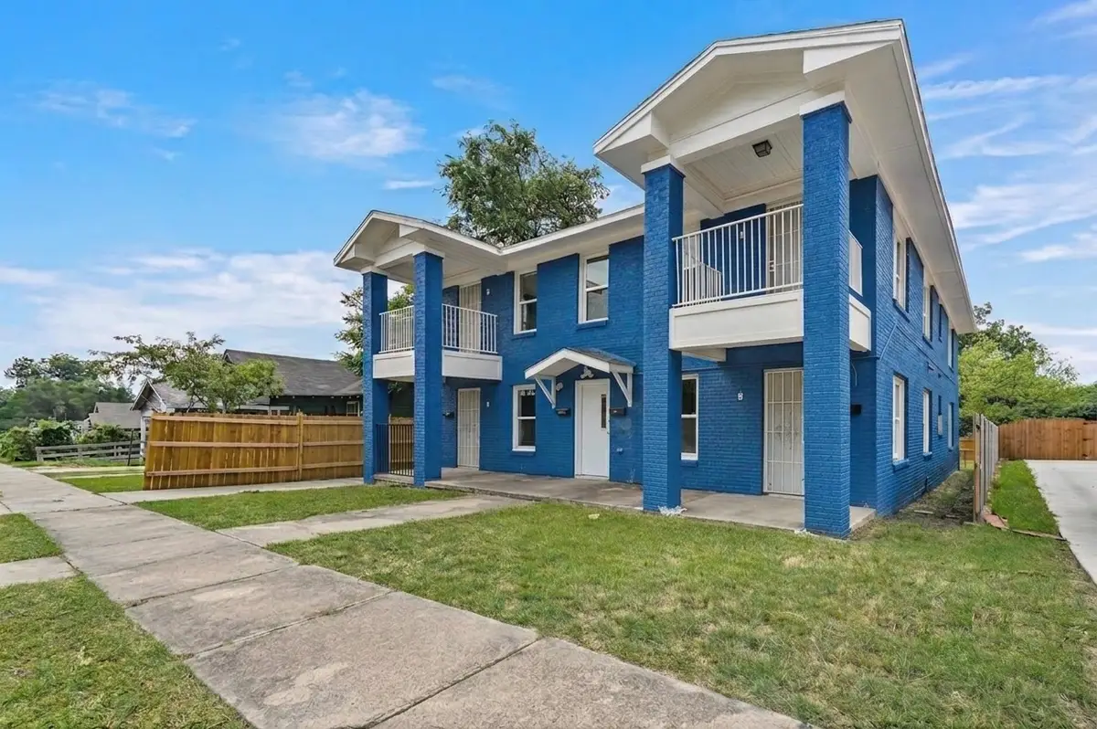 1016 E Arlington Avenue, Fort Worth, TX 76104 - #1