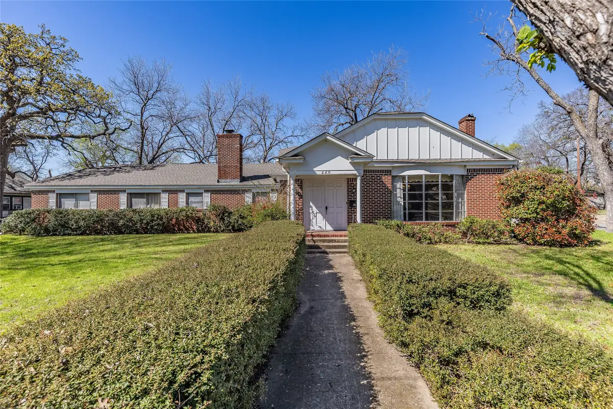 220 N Holly, Sherman, TX 75092 - #1