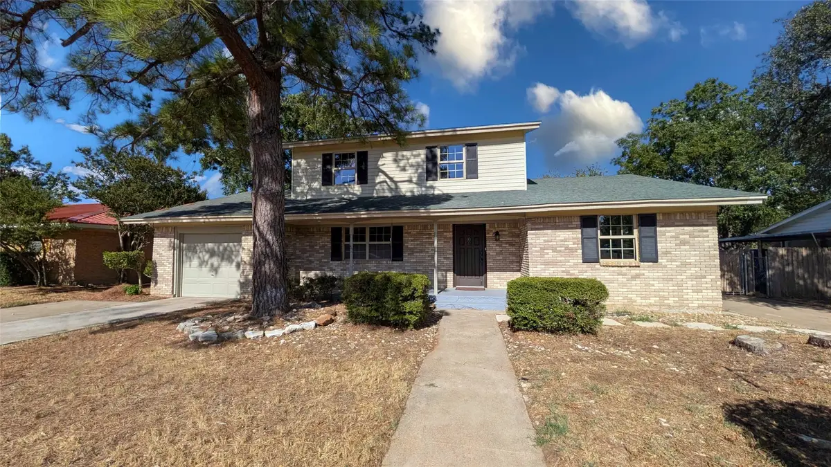1105 S Ridgeway Drive, Cleburne, TX 76033 - #1