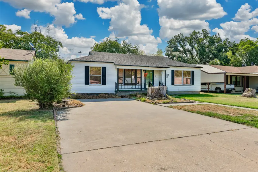 1206 N Morris Street, Gainesville, TX 76240 - #2