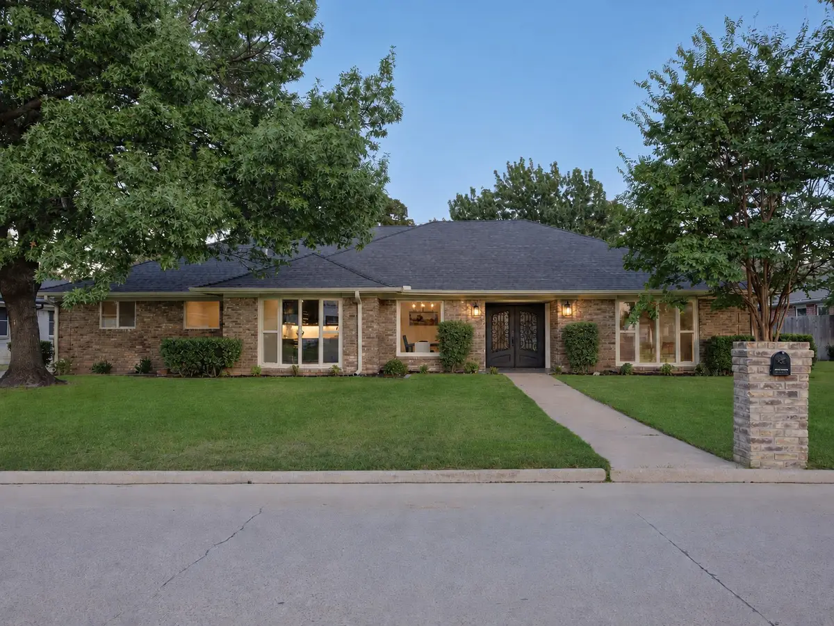 110 Oakmont Drive, Trophy Club, TX 76262 - #1